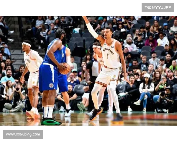 《震撼全场的NBA传奇对决:历史经典比赛回顾与精彩瞬间解析》 《震撼全场的NBA传奇对决:历史经典比赛回顾与精彩瞬间解析》
